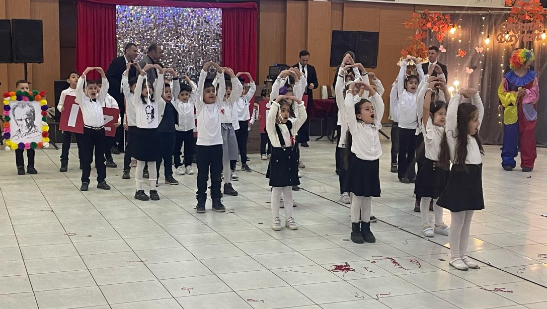 Cumhuriyet İlkokulu tarafından Okul Veli Dayanışması ve Okuma Bayramı Etkinliği Düzenlendi.